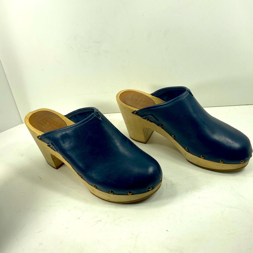 Gap  wooden clog blue leather upper size 9 With a 3 inch heel